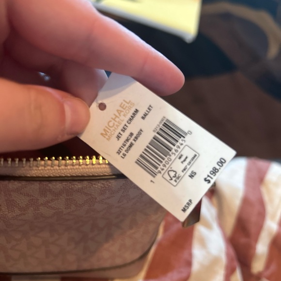 Michael Kors pink leather crossbody - Picture 2 of 3